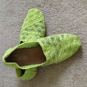 Toms green zig zag lace slip ons
